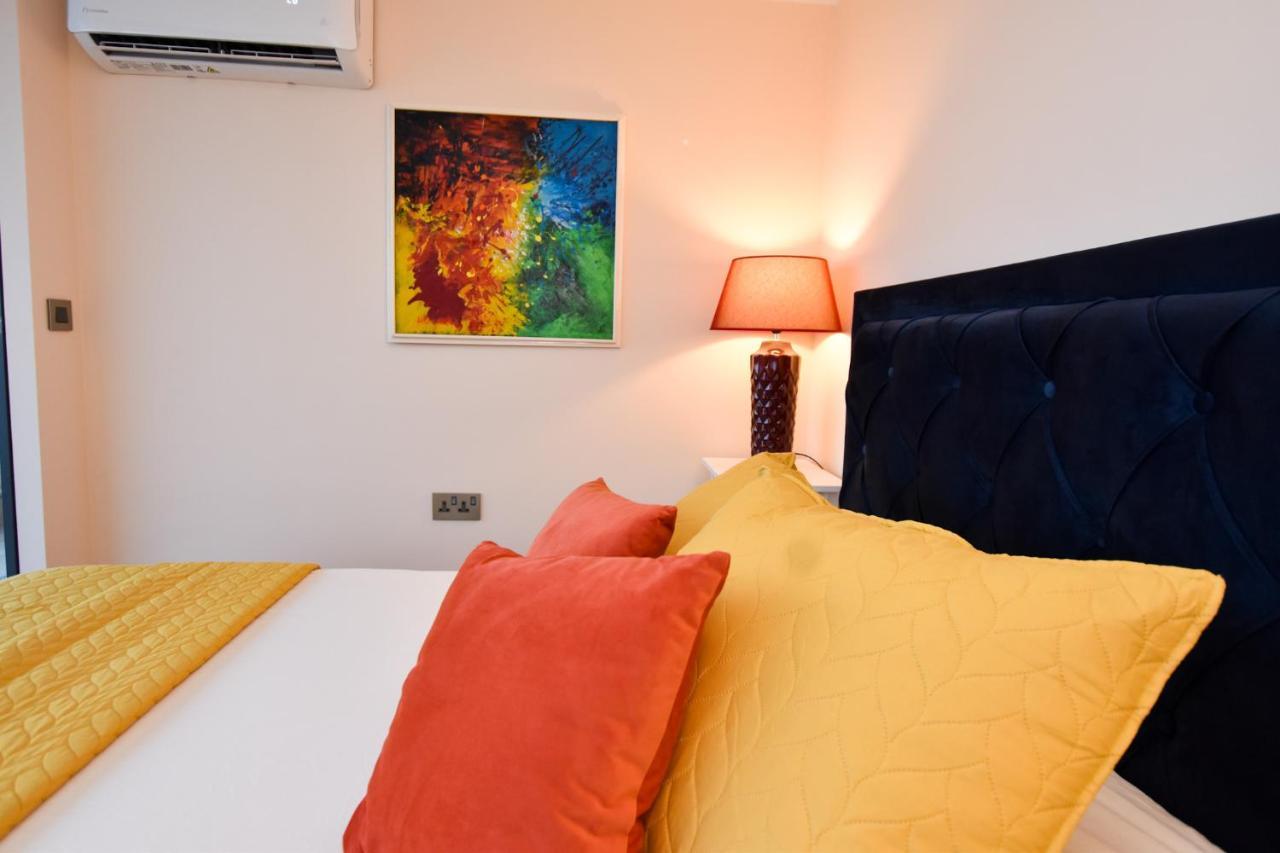 Unique Seafront Triplex Penthouse With Panoramic Bedroom & Rooftop Jacuzzi Overlooking Valletta Sliema Ngoại thất bức ảnh