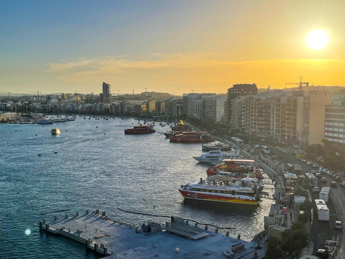 Unique Seafront Triplex Penthouse With Panoramic Bedroom & Rooftop Jacuzzi Overlooking Valletta Sliema Ngoại thất bức ảnh