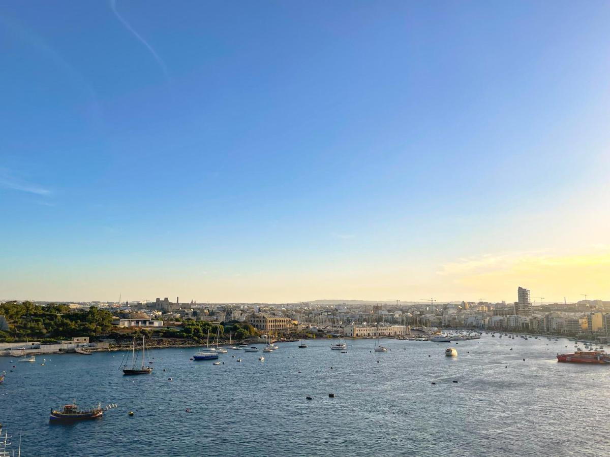 Unique Seafront Triplex Penthouse With Panoramic Bedroom & Rooftop Jacuzzi Overlooking Valletta Sliema Ngoại thất bức ảnh