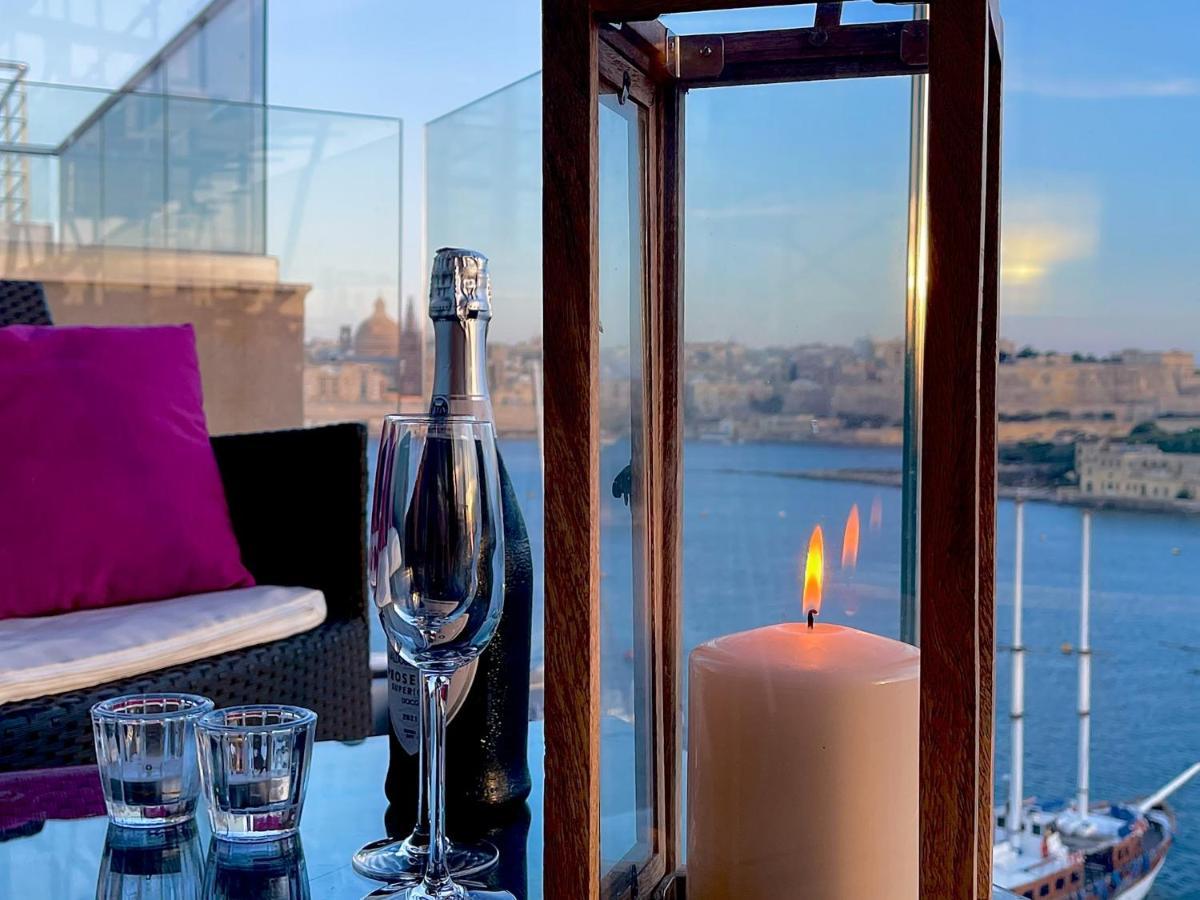 Unique Seafront Triplex Penthouse With Panoramic Bedroom & Rooftop Jacuzzi Overlooking Valletta Sliema Ngoại thất bức ảnh