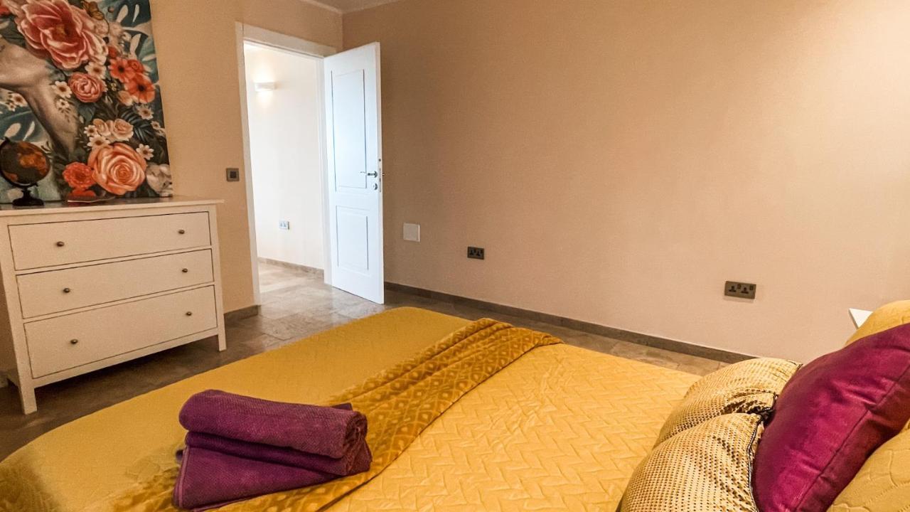 Unique Seafront Triplex Penthouse With Panoramic Bedroom & Rooftop Jacuzzi Overlooking Valletta Sliema Ngoại thất bức ảnh